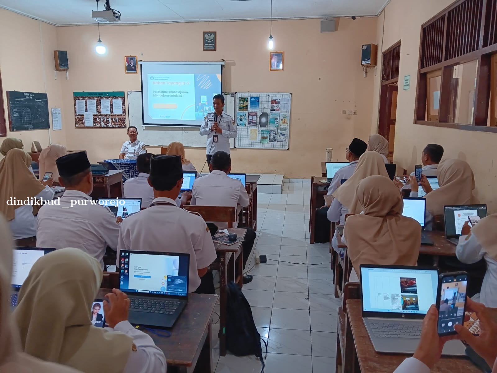 IN SERVICE LEARNING 2 PEMBELAJARAN MENDALAM TAHAP I BAGI GURU DAN KEPALA SEKOLAH