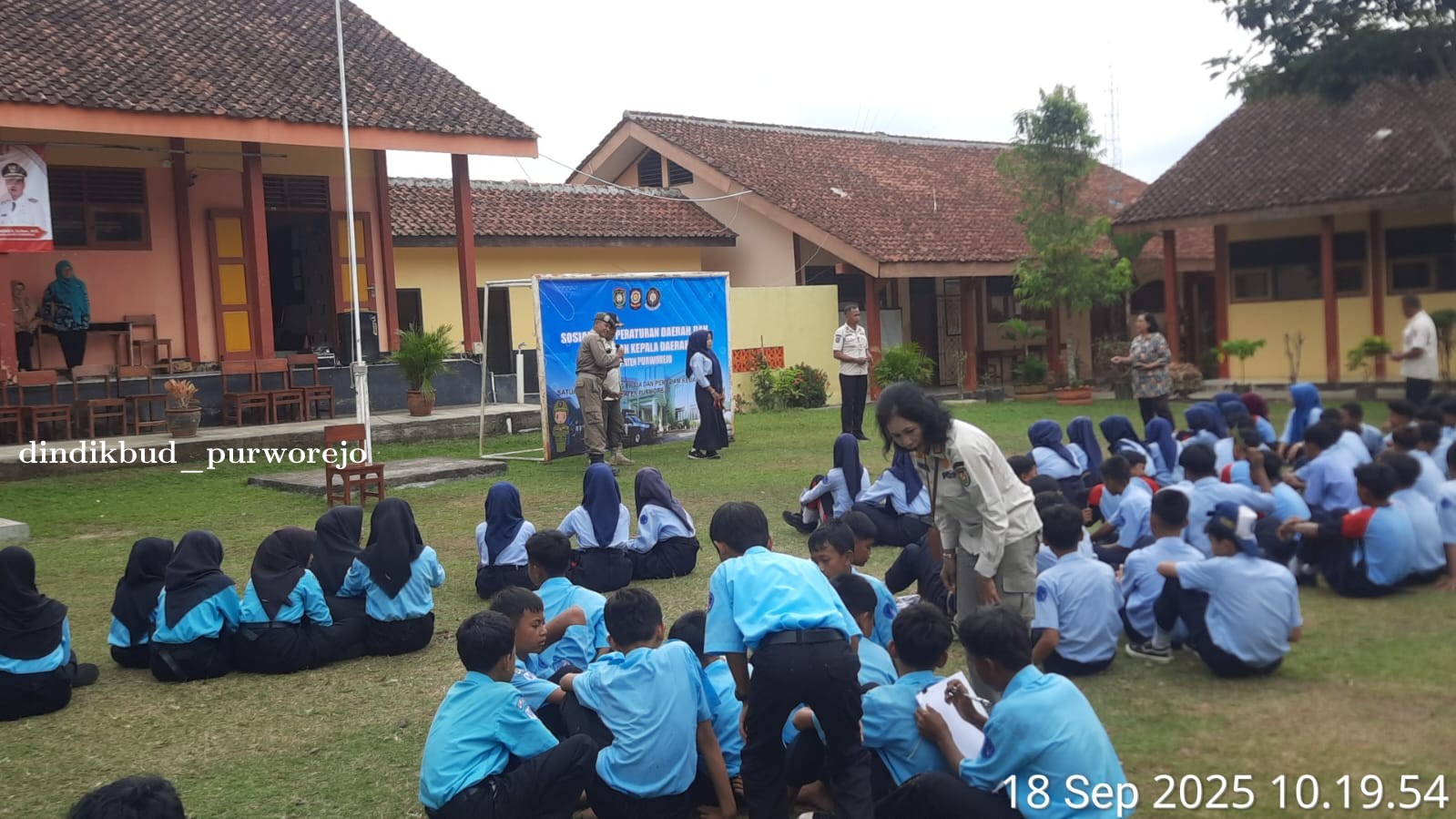 Sosialisasi Perda dan Perkada Purworejo oleh Satpol PP dan Pemadam Kebakaran Kabupaten Purworejo disambut Antusias oleh Siswa-Siswi SMPN 43 Purworejo