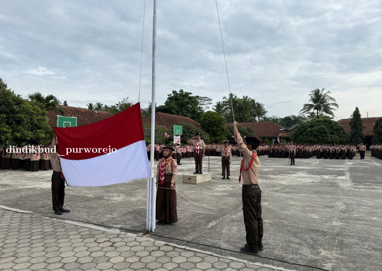 Kwartir Ranting (Kwarran) Loano menggelar Upacara Hari Pramuka ke-64  di SMP Negeri 25 Purworejo