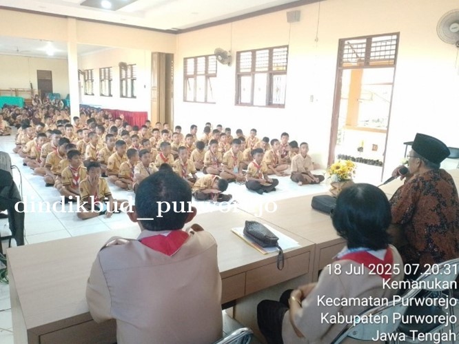 SMP Negeri 36 Purworejo melaksanakan kegiatan MPLS ramah